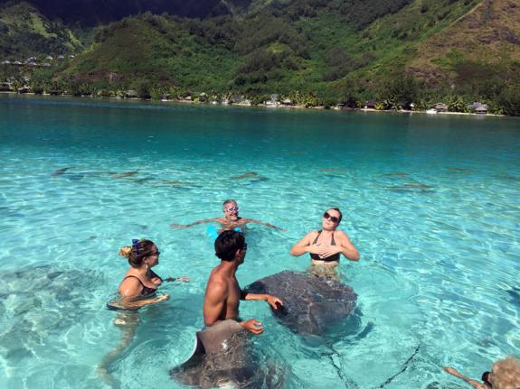 soleil et bonne humeur pour nos amis de passage a moorea